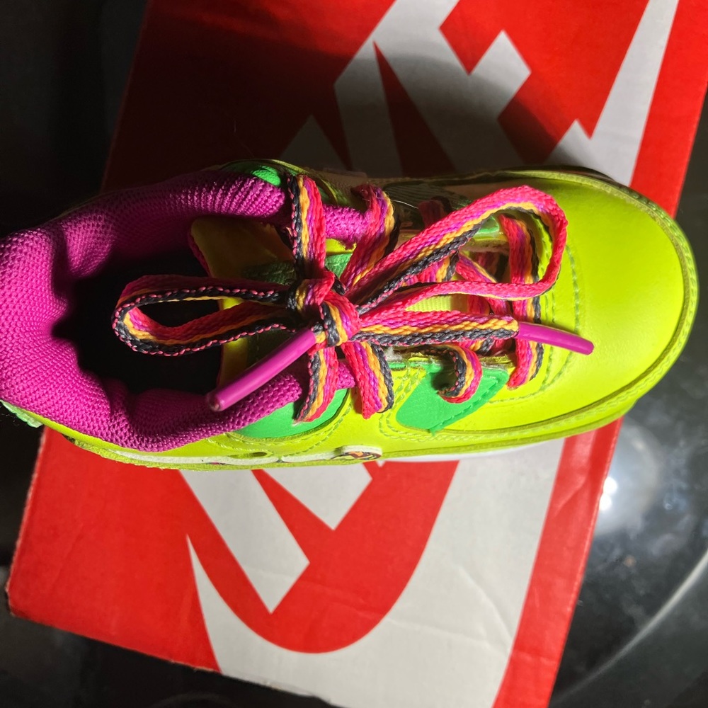 Baby shoes
